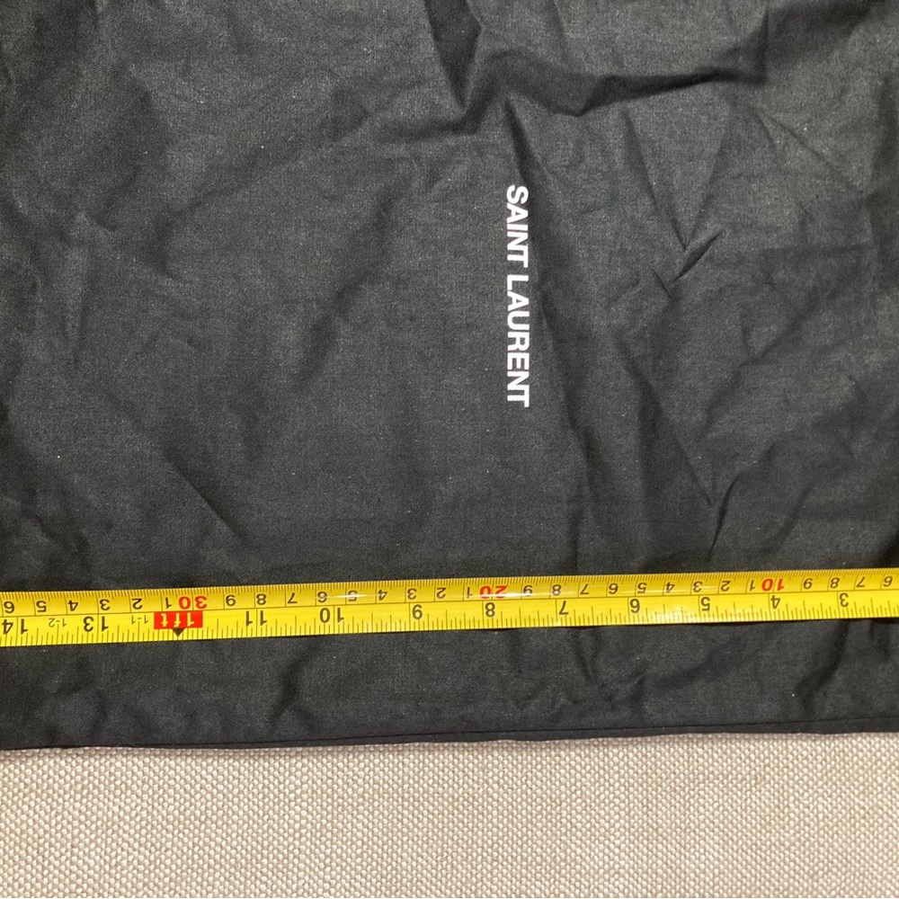 Saint Laurent Dust Bag. Measures at 15x11.5 - Picture 4 of 8
